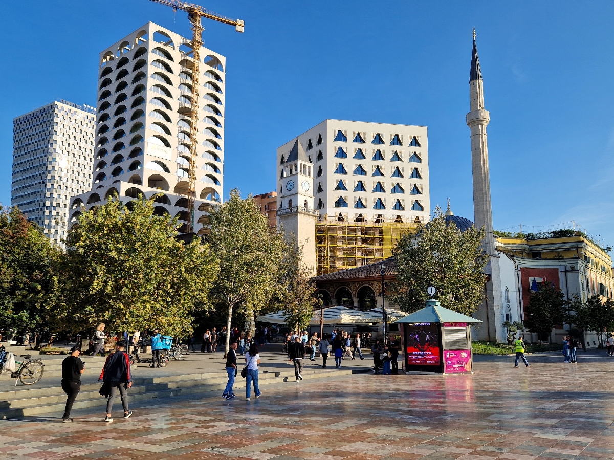 03 TIRANA Skenderbej place